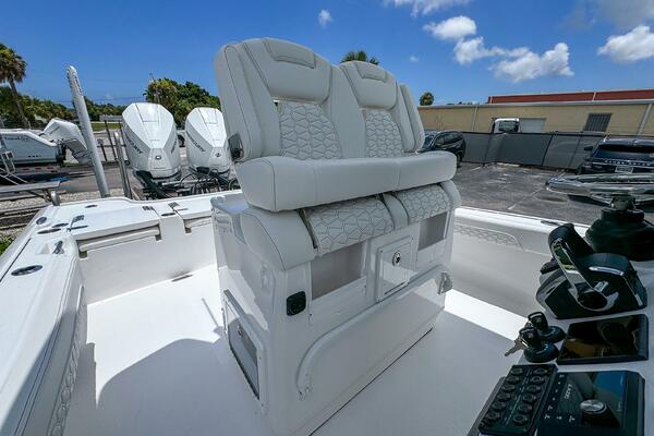 2700 Carolina Bay 27ft Tidewater Yacht For Sale