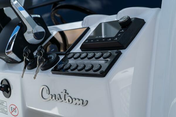 2700 Carolina Bay 27ft Tidewater Yacht For Sale