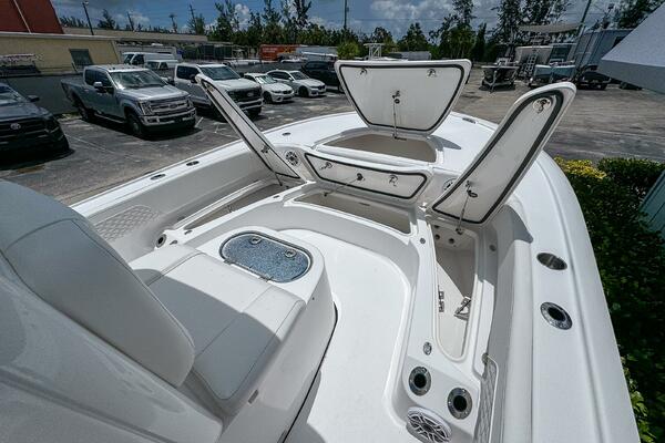 2700 Carolina Bay 27ft Tidewater Yacht For Sale