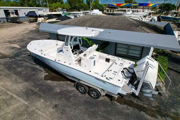 2700 Carolina Bay 27ft Tidewater Yacht For Sale