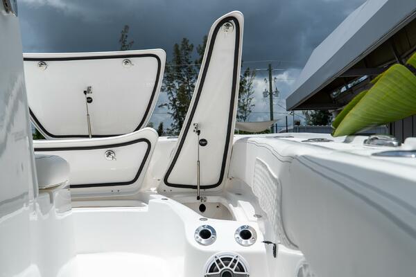 2700 Carolina Bay 27ft Tidewater Yacht For Sale