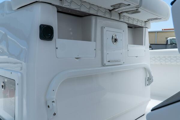 2700 Carolina Bay 27ft Tidewater Yacht For Sale