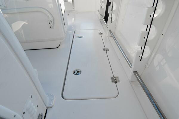 272 CC Adventure 27ft Tidewater Yacht For Sale