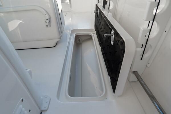 272 CC Adventure 27ft Tidewater Yacht For Sale