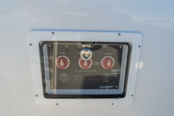 272 CC Adventure 27ft Tidewater Yacht For Sale