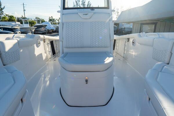 272 CC Adventure 27ft Tidewater Yacht For Sale