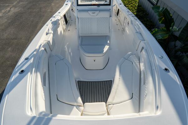 272 CC Adventure 27ft Tidewater Yacht For Sale