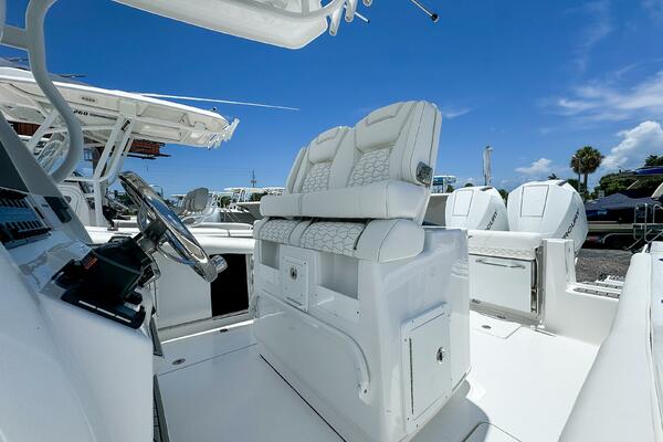 272 CC Adventure 27ft Tidewater Yacht For Sale