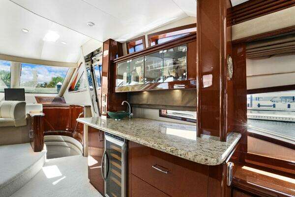 Marquis 690 Yacht For Sale