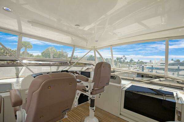 Marquis 690 Yacht For Sale