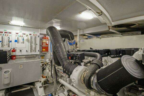 Marquis 690 Yacht For Sale