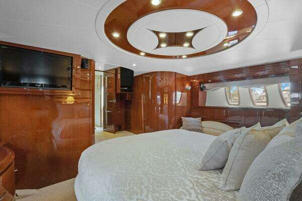 Marquis 690 Yacht For Sale