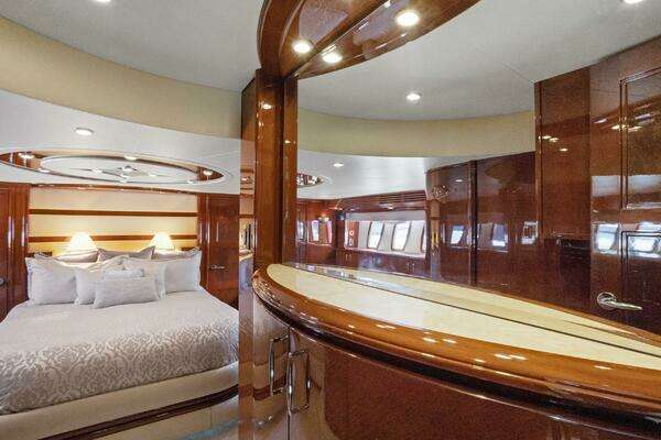 Marquis 690 Yacht For Sale