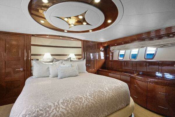 Marquis 690 Yacht For Sale