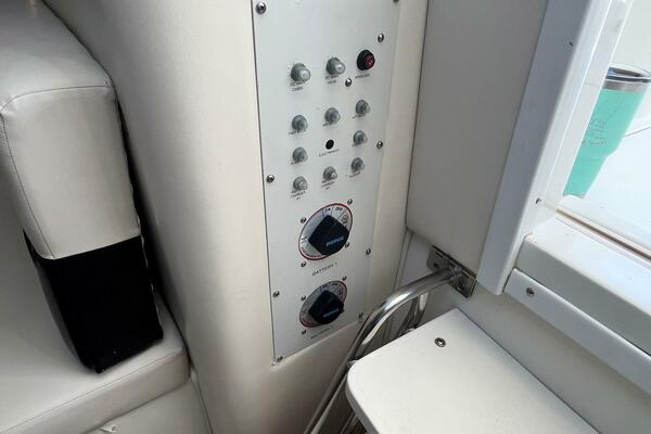 Equalizer 33ft Wellcraft Yacht For Sale