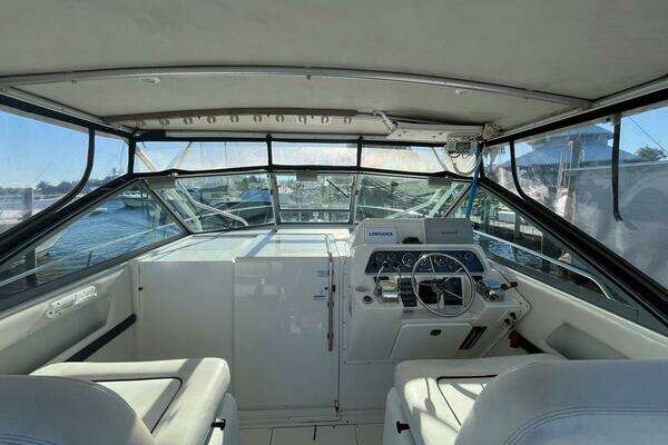 Photo of the 2001 Wellcraft 330 Coastal "Equalizer"