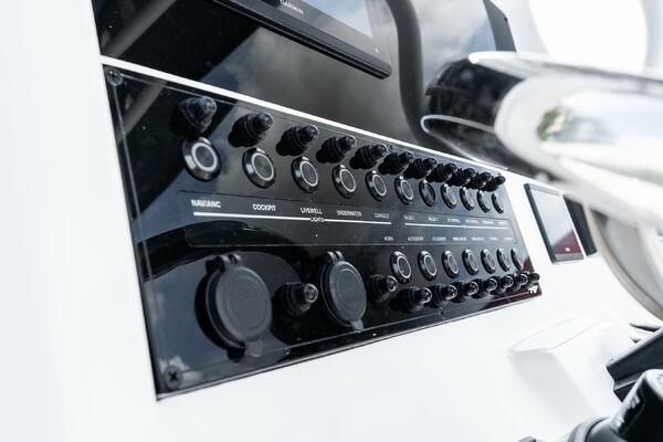 256 CC Adventure 25ft Tidewater Yacht For Sale