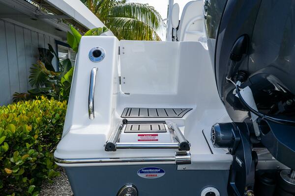 256 CC Adventure 25ft Tidewater Yacht For Sale