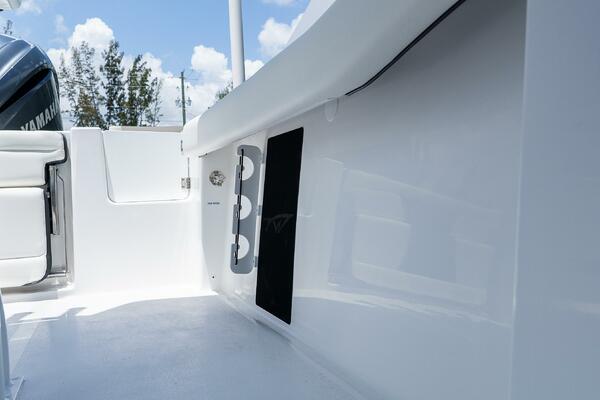 232 CC Adventure 23ft Tidewater Yacht For Sale