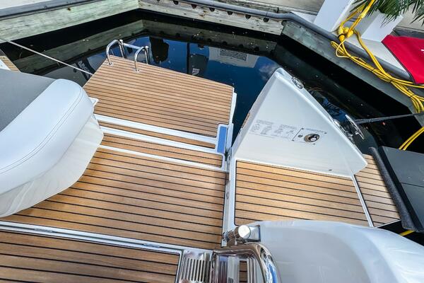 35ft Wellcraft Yacht For Sale