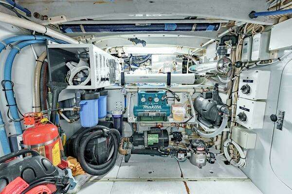 Merritt 55 Convertible Yacht For Sale