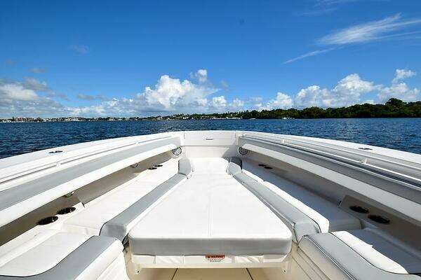 Regulator 31FS Yacht For Sale