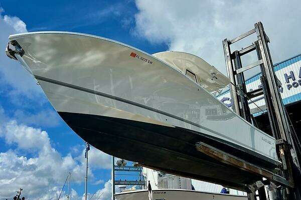Regulator 31FS Yacht For Sale