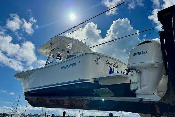 Regulator 31FS Yacht For Sale