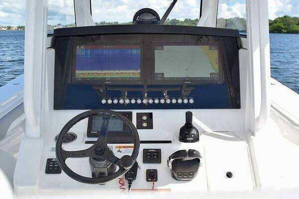 Regulator 31FS Yacht For Sale