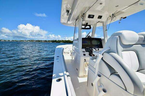 Regulator 31FS Yacht For Sale