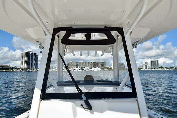 Regulator 31FS Yacht For Sale