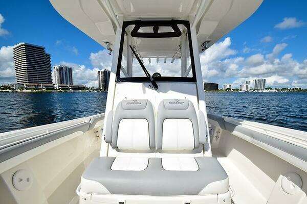 Regulator 31FS Yacht For Sale