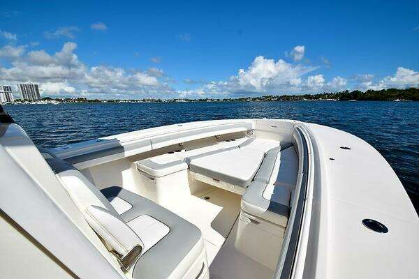 Regulator 31FS Yacht For Sale