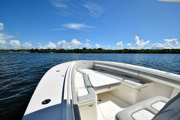 Regulator 31FS Yacht For Sale