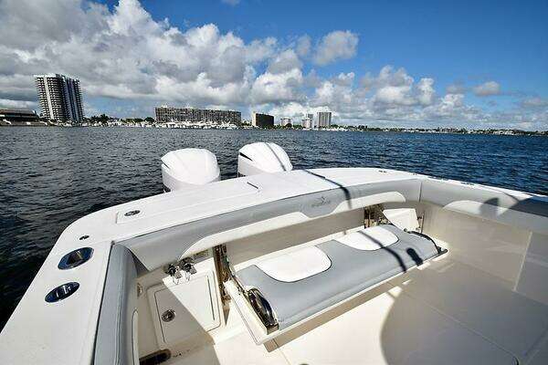 Regulator 31FS Yacht For Sale