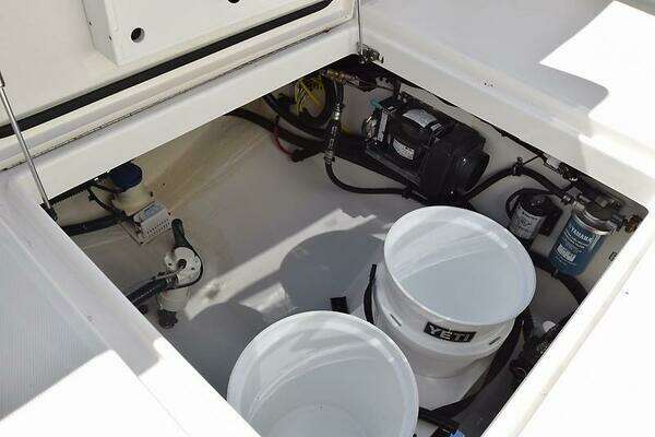 Regulator 31FS Yacht For Sale