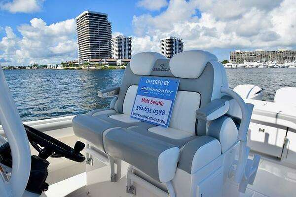 Regulator 31FS Yacht For Sale