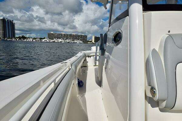 Regulator 31FS Yacht For Sale