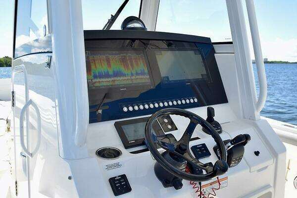 Regulator 31FS Yacht For Sale