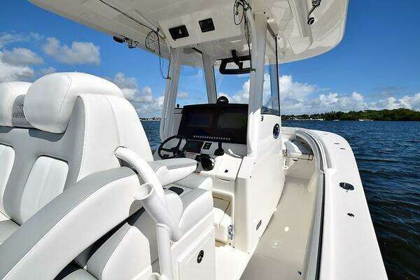 Regulator 31FS Yacht For Sale