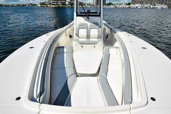 Regulator 31FS Yacht For Sale