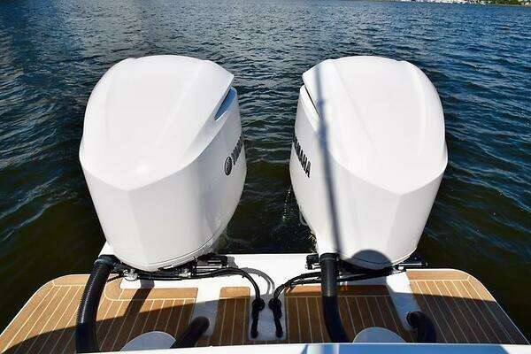 Regulator 31FS Yacht For Sale