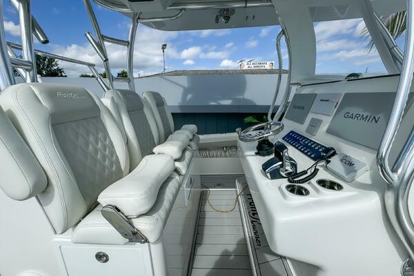 36 CC 36ft Front Runner Yacht For Sale