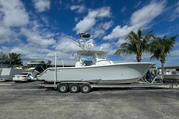 36 CC 36ft Front Runner Yacht For Sale