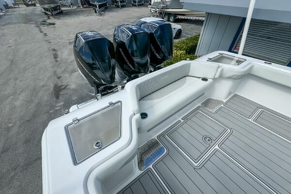 36 CC 36ft Front Runner Yacht For Sale