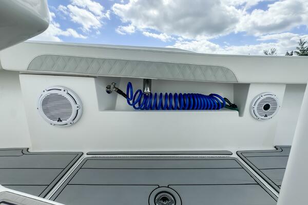 36 CC 36ft Front Runner Yacht For Sale