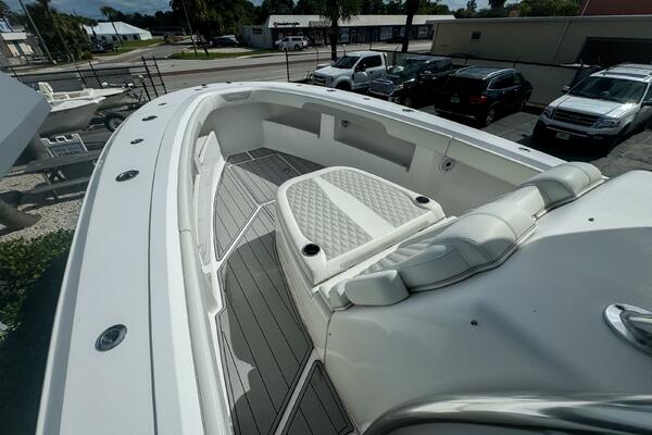 36 CC 36ft Front Runner Yacht For Sale