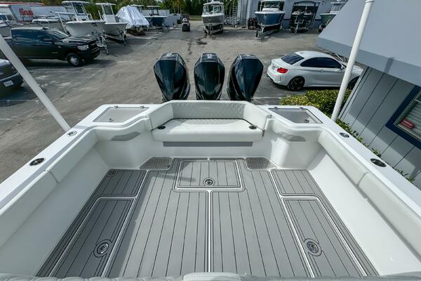 36 CC 36ft Front Runner Yacht For Sale