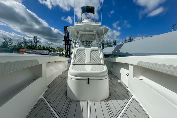 36 CC 36ft Front Runner Yacht For Sale