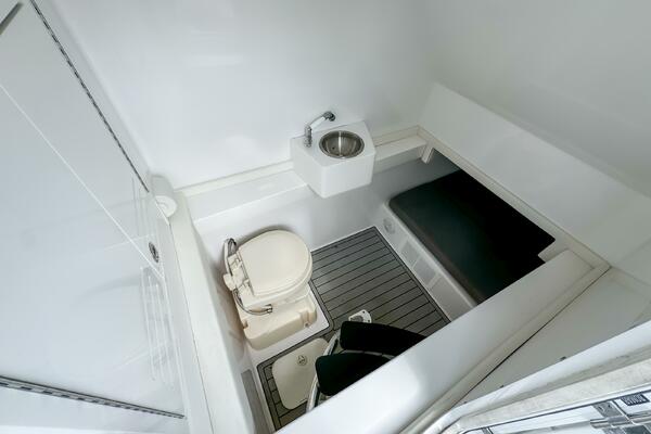 36 CC 36ft Front Runner Yacht For Sale